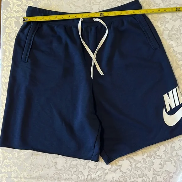 Nike shorts - Picture 1 of 7